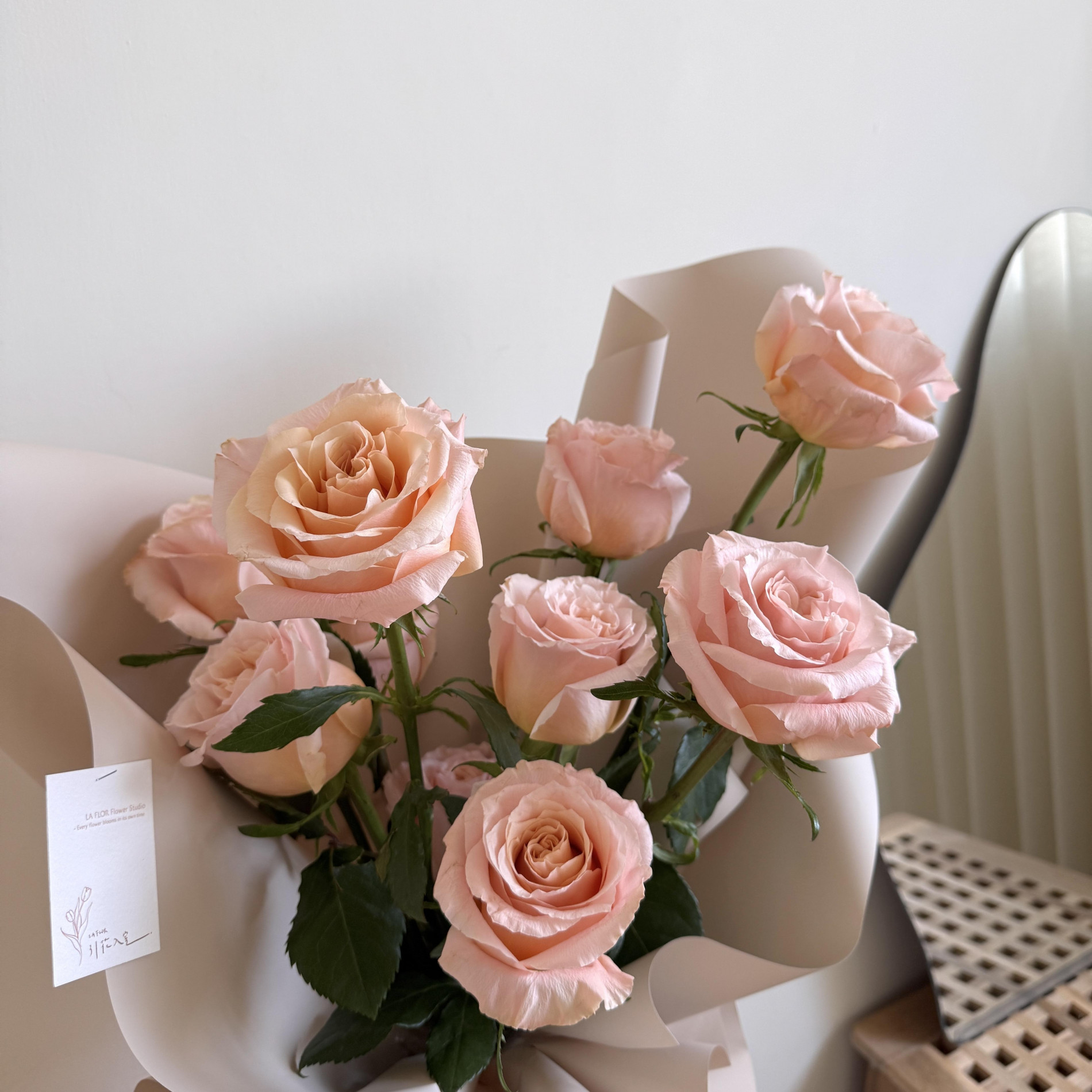 春之微光花園玫瑰花束 L 2