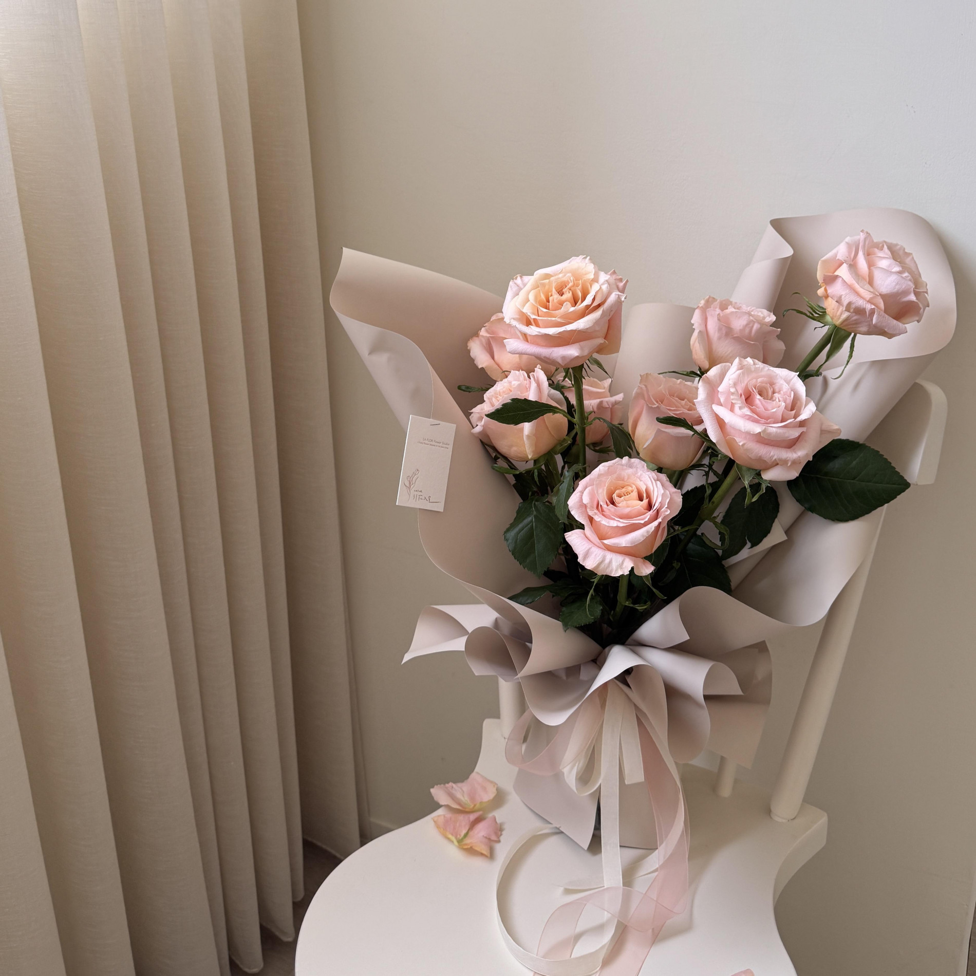 春之微光花園玫瑰花束 L 4