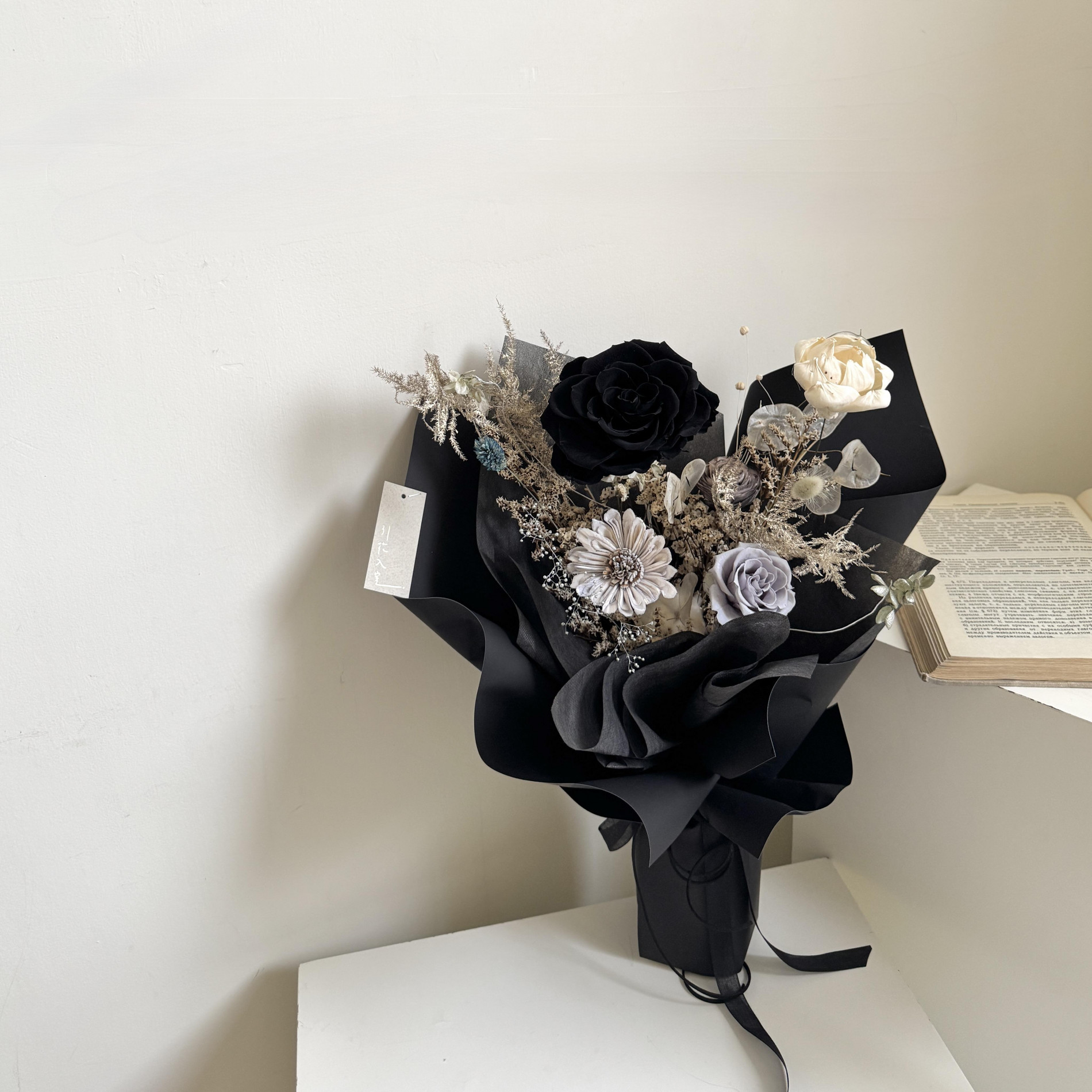 白色情人節設計款 黑夜日常永生花束 4