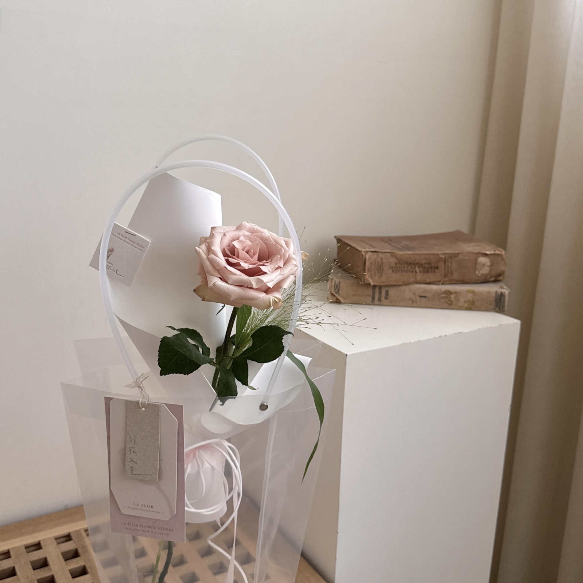 白色情人節設計款 溫柔紀念品單支玫瑰花束 4