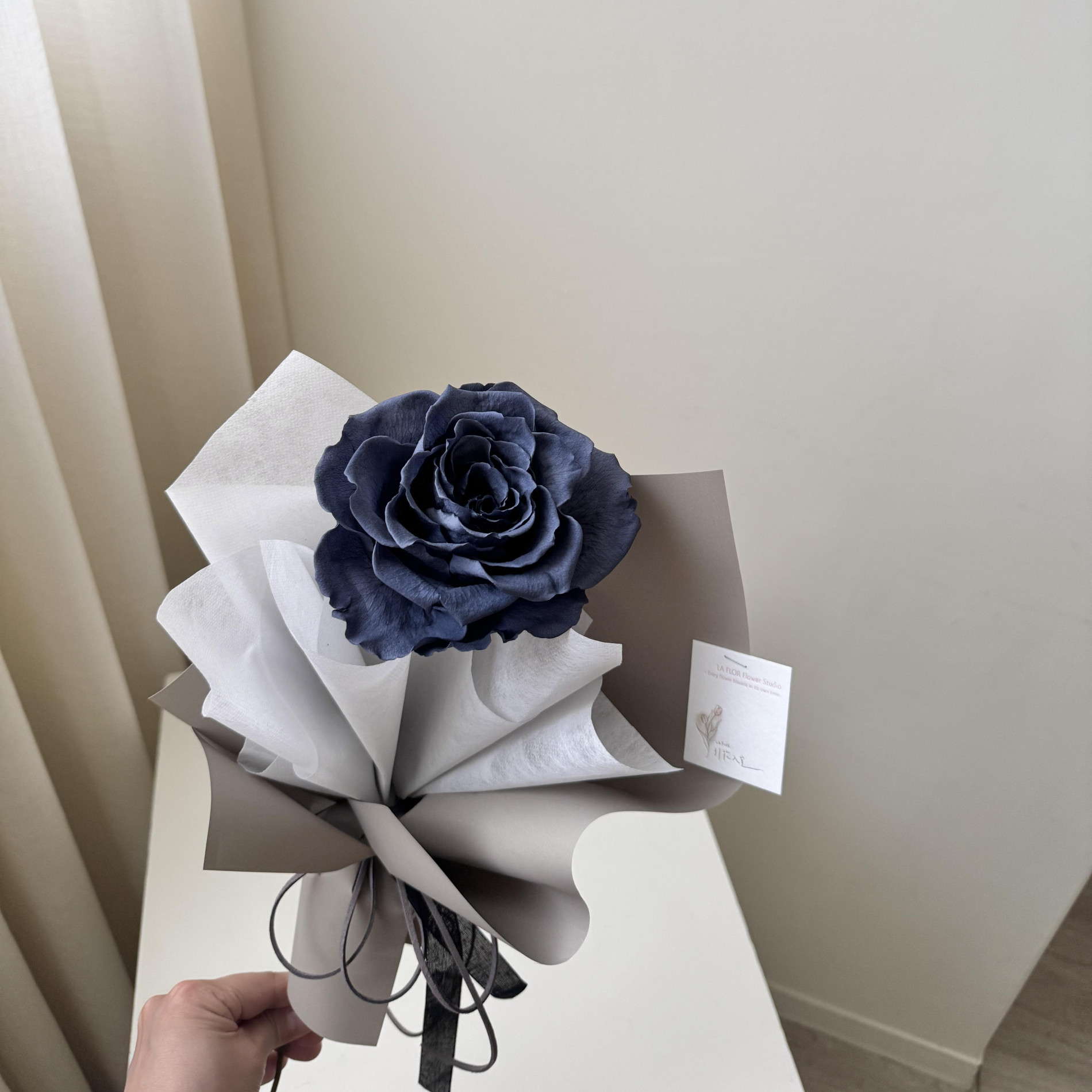 白色情人節設計款 暮光之境單支永生花束 3